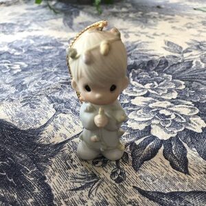 VINTAGE Precious Moments Enesco Boy in Lights 1980’s Christmas Ornament Figurine